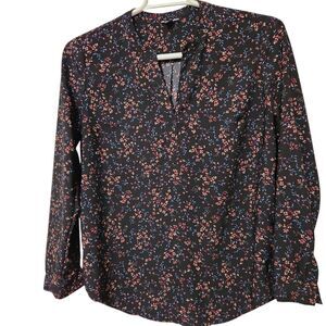 Hilary Radley Top Size Medium Black Floral Long Sleeve Vneck Lightweight. New